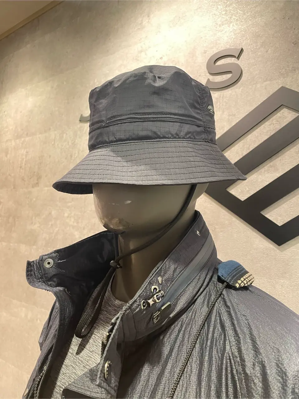 JOSEPH ABBOUD 東　 コーディネート画像