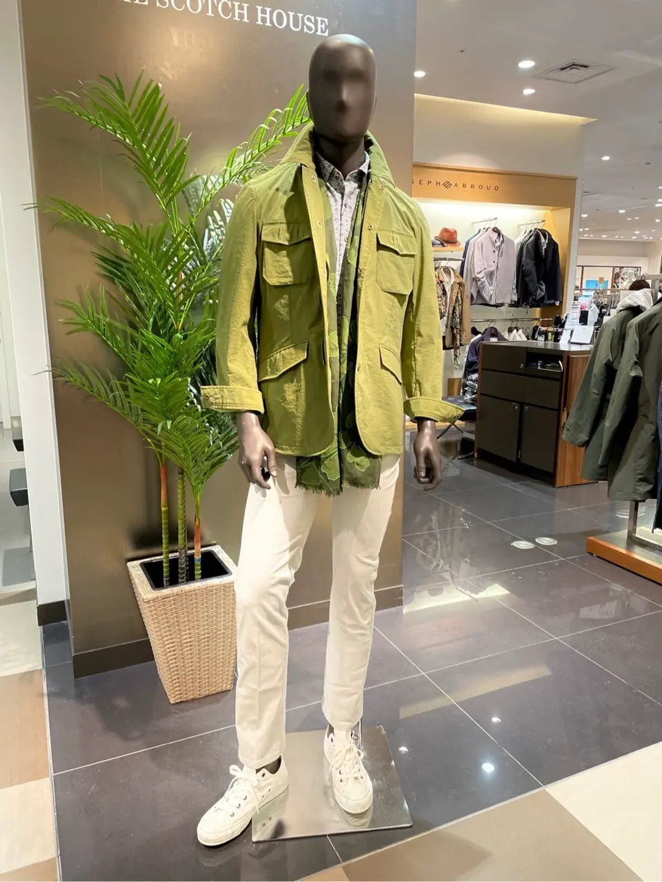  渡辺あやこ コーディネート画像