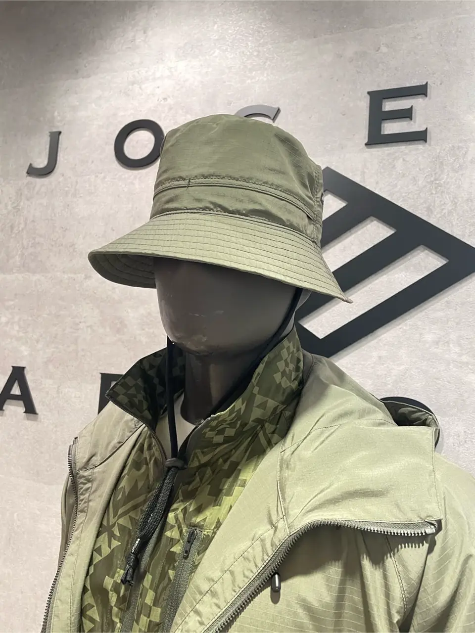 JOSEPH ABBOUD 東　 コーディネート画像