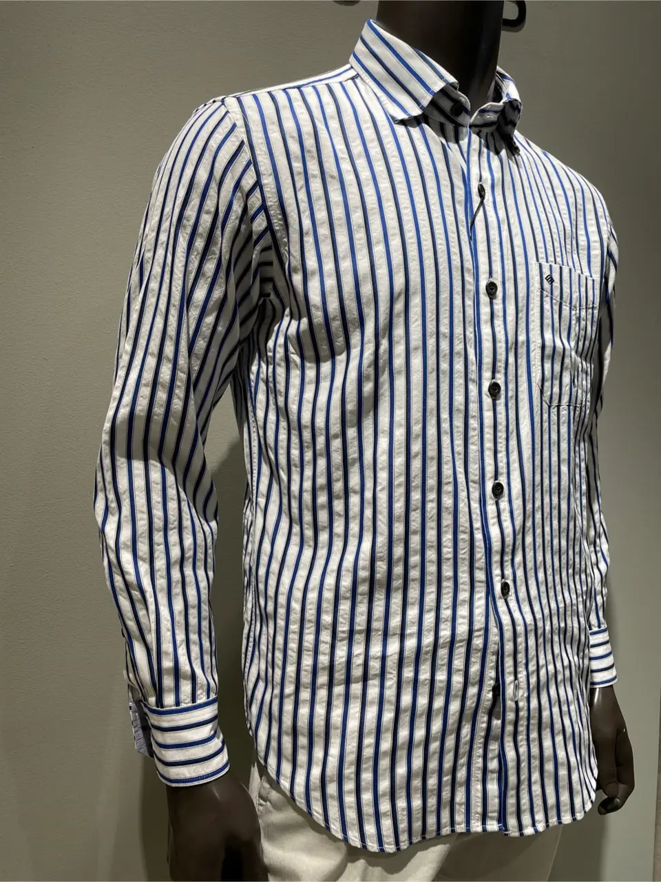 JOSEPH ABBOUD 伊津野 コーディネート画像