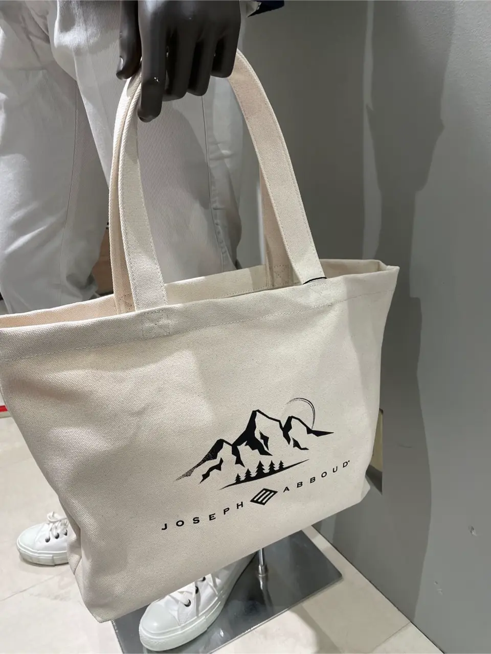 JOSEPH ABBOUD 伊津野 コーディネート画像