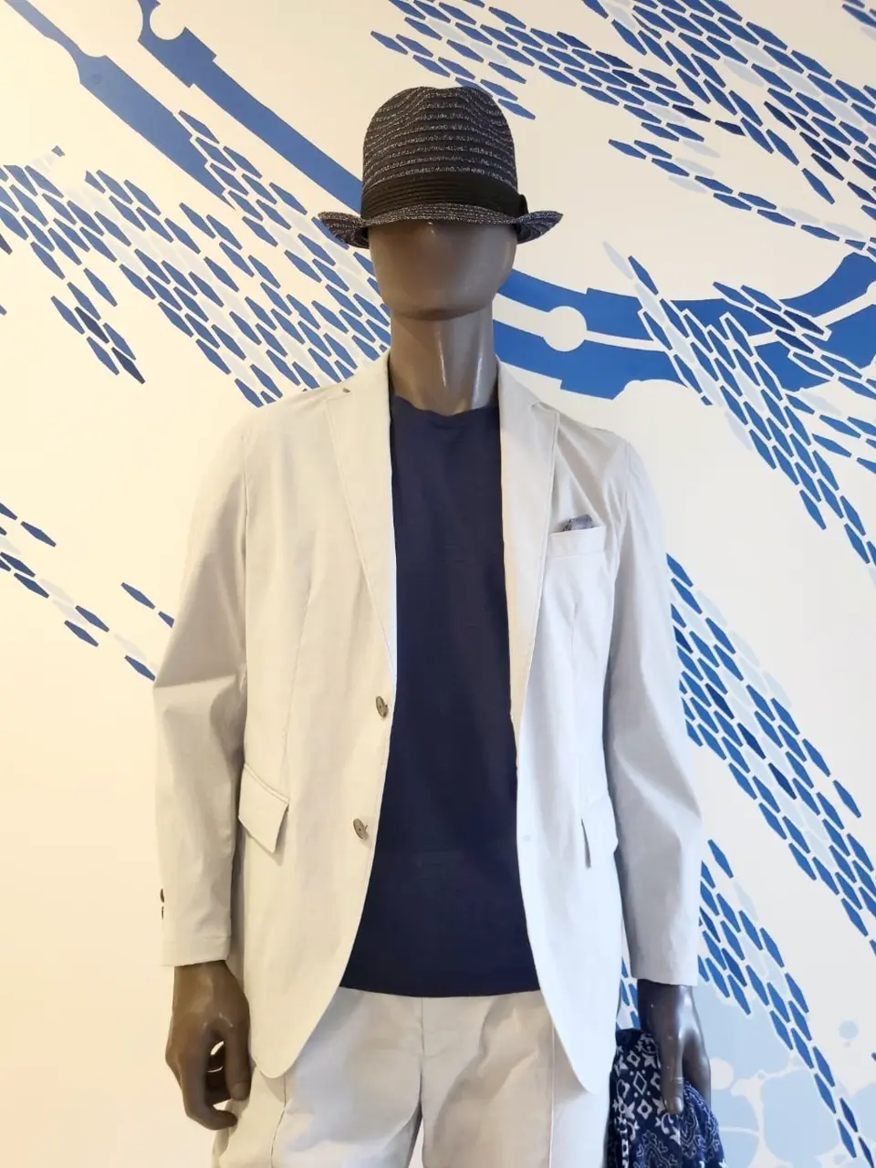 JOSEPH ABBOUD 亀井 コーディネート画像