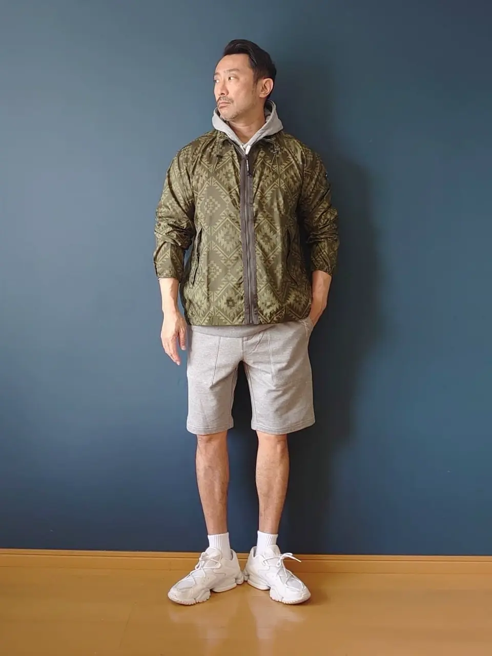 JOSEPH ABBOUD 安東 コーディネート画像