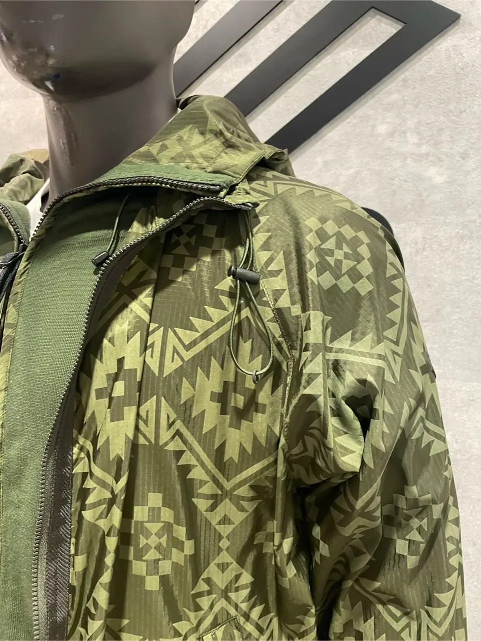 JOSEPH ABBOUD 東　 コーディネート画像