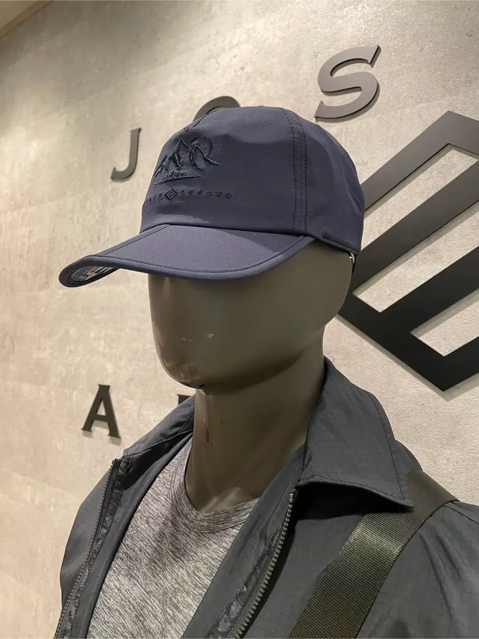 JOSEPH ABBOUD 東　 コーディネート画像