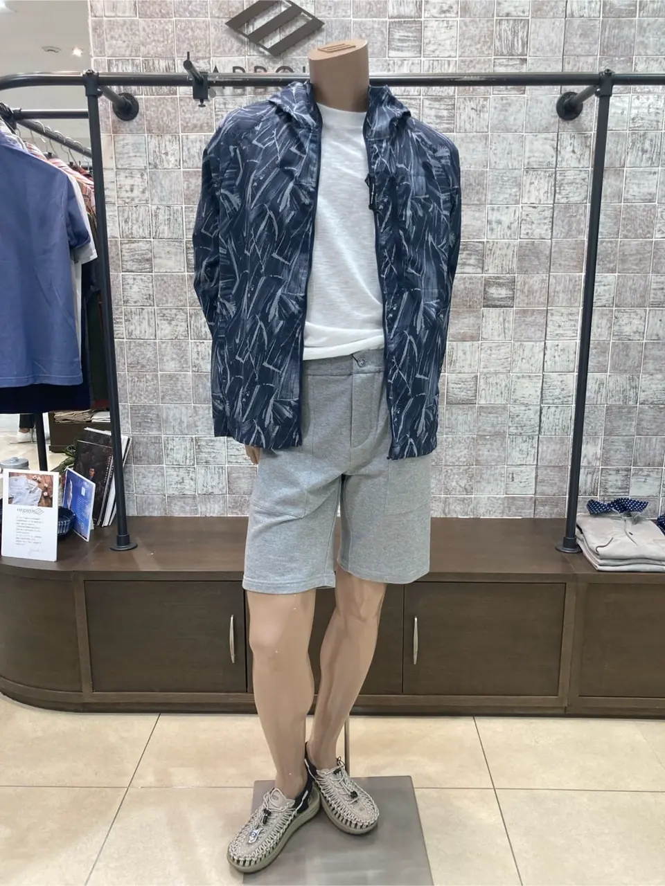 JOSEPH ABBOUD 上田 コーディネート画像
