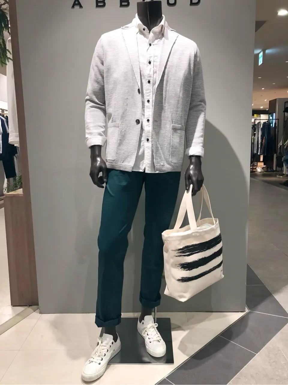 JOSEPH ABBOUD 川田 コーディネート画像