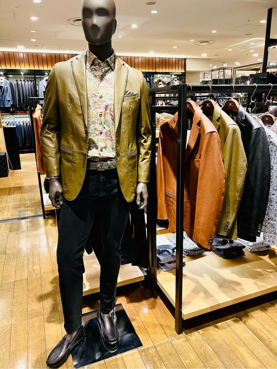 JOSEPH ABBOUD 新林 コーディネート画像