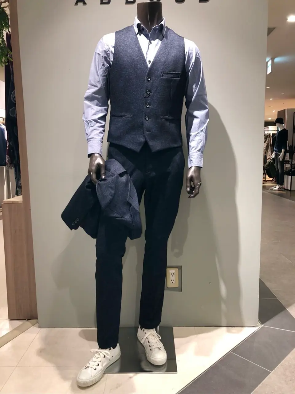 JOSEPH ABBOUD 川田 コーディネート画像