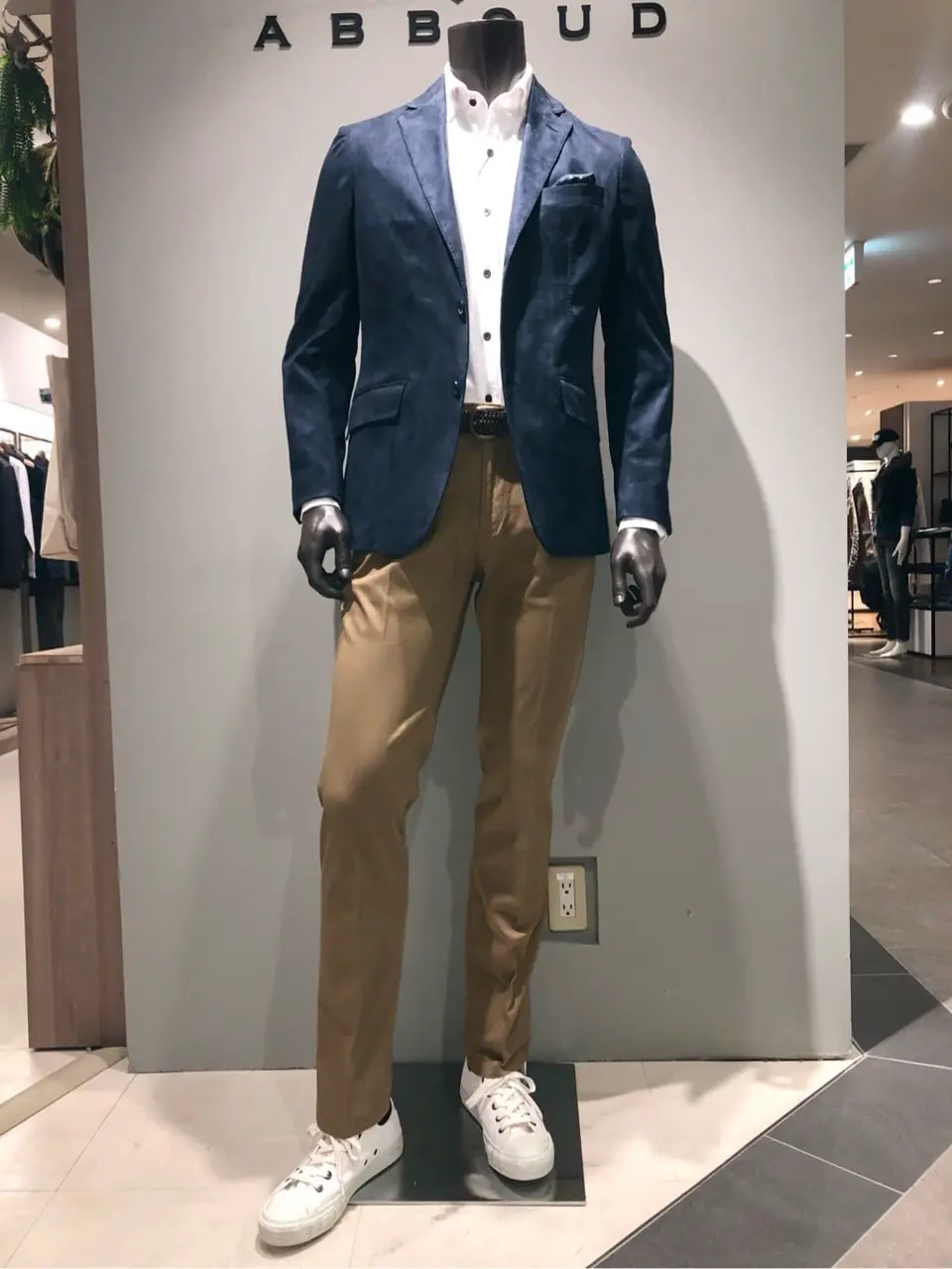 JOSEPH ABBOUD 川田 コーディネート画像