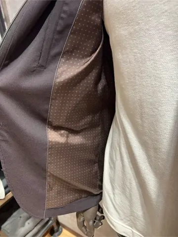 JOSEPH ABBOUD 上條 コーディネート画像