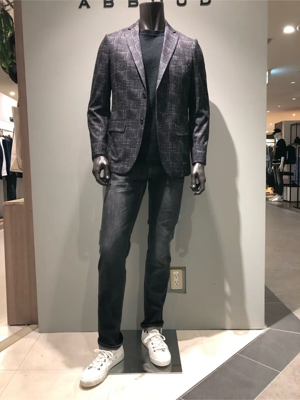 JOSEPH ABBOUD 川田 コーディネート画像