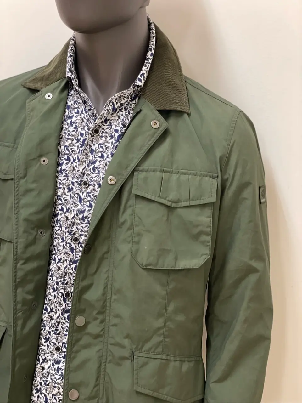 JOSEPH ABBOUD 金本 コーディネート画像