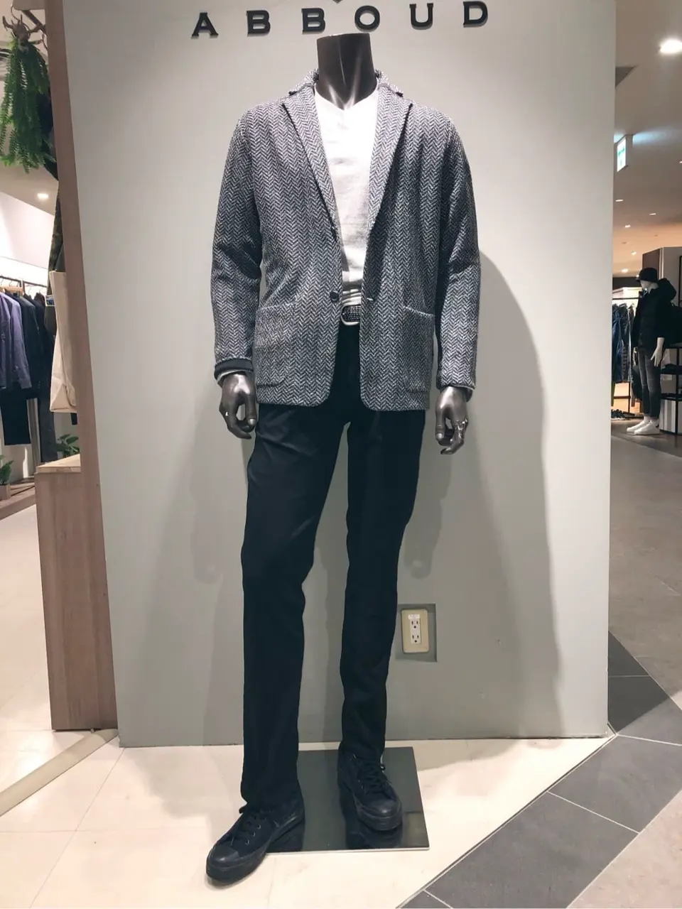 JOSEPH ABBOUD 川田 コーディネート画像