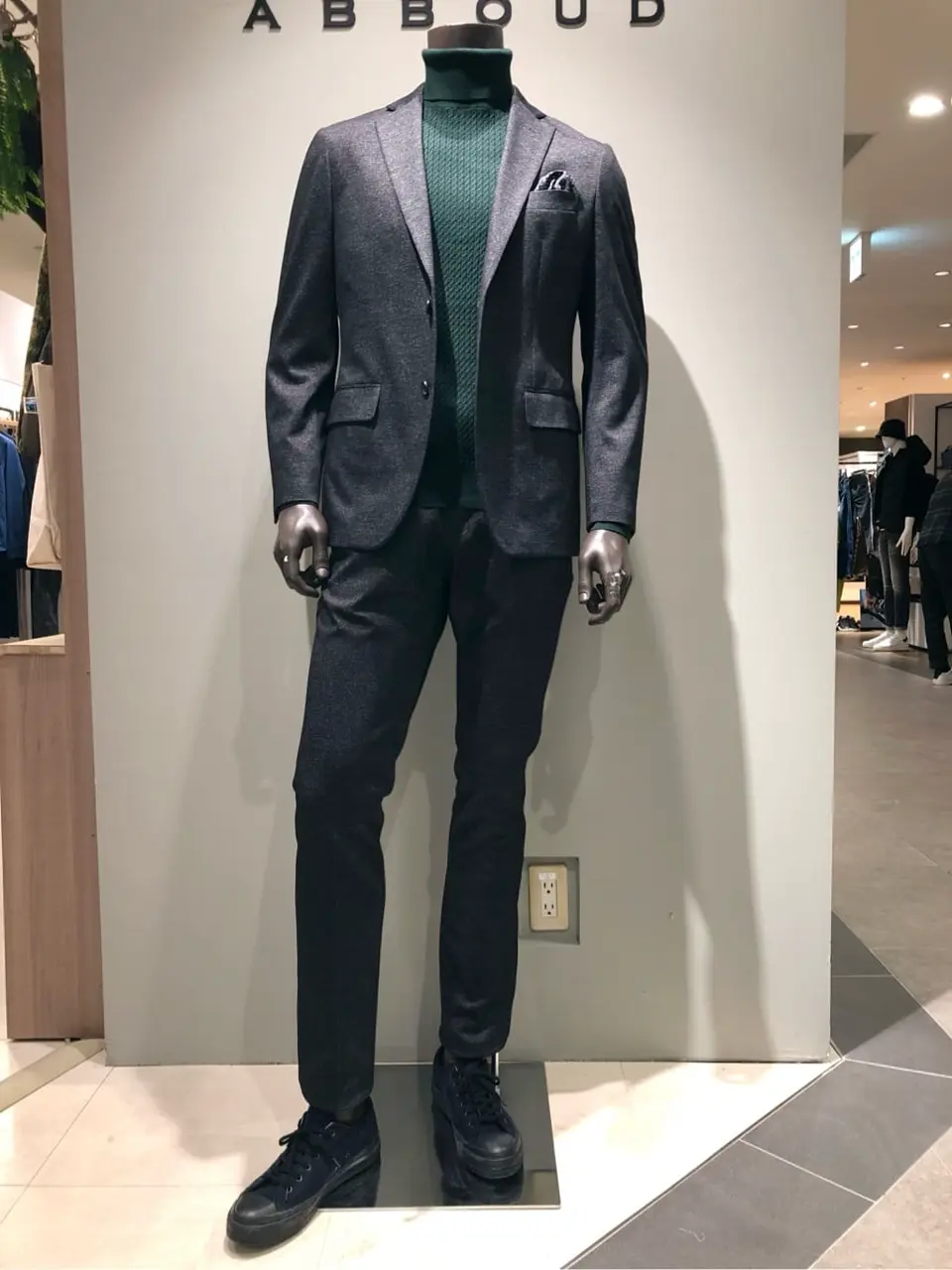 JOSEPH ABBOUD 川田 コーディネート画像