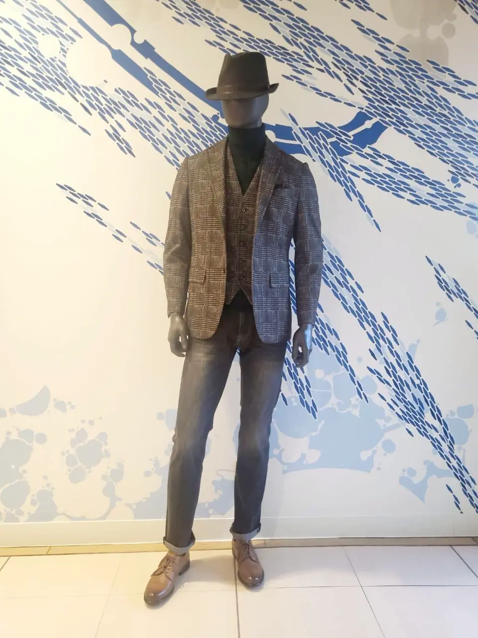 JOSEPH ABBOUD 亀井 コーディネート画像