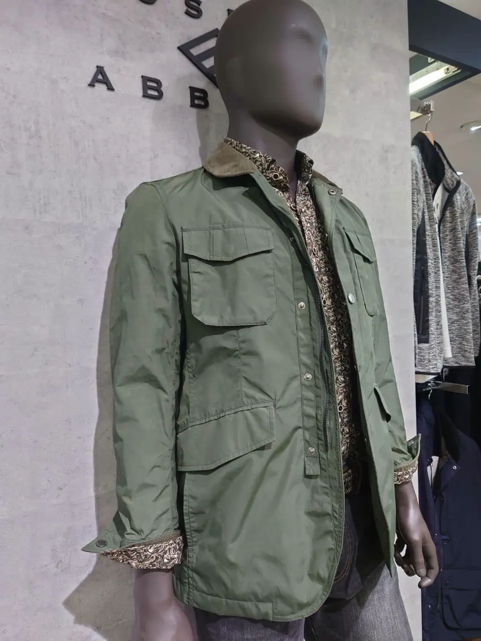 JOSEPH ABBOUD 石川 コーディネート画像