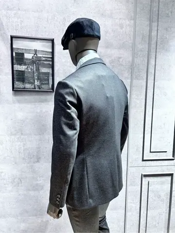 JOSEPH ABBOUD 二澤 コーディネート画像