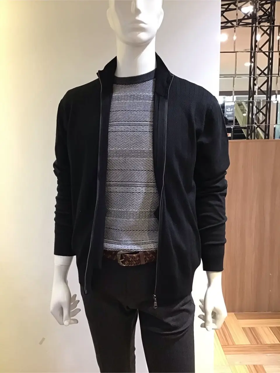 JOSEPH ABBOUD 小城 コーディネート画像