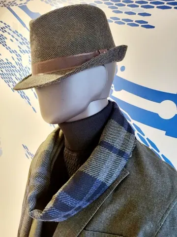 JOSEPH ABBOUD 亀井 コーディネート画像