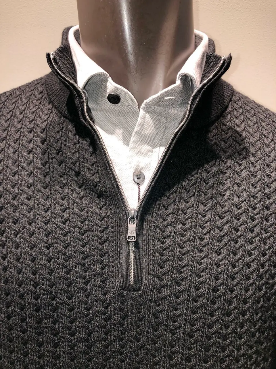 JOSEPH ABBOUD 川田 コーディネート画像