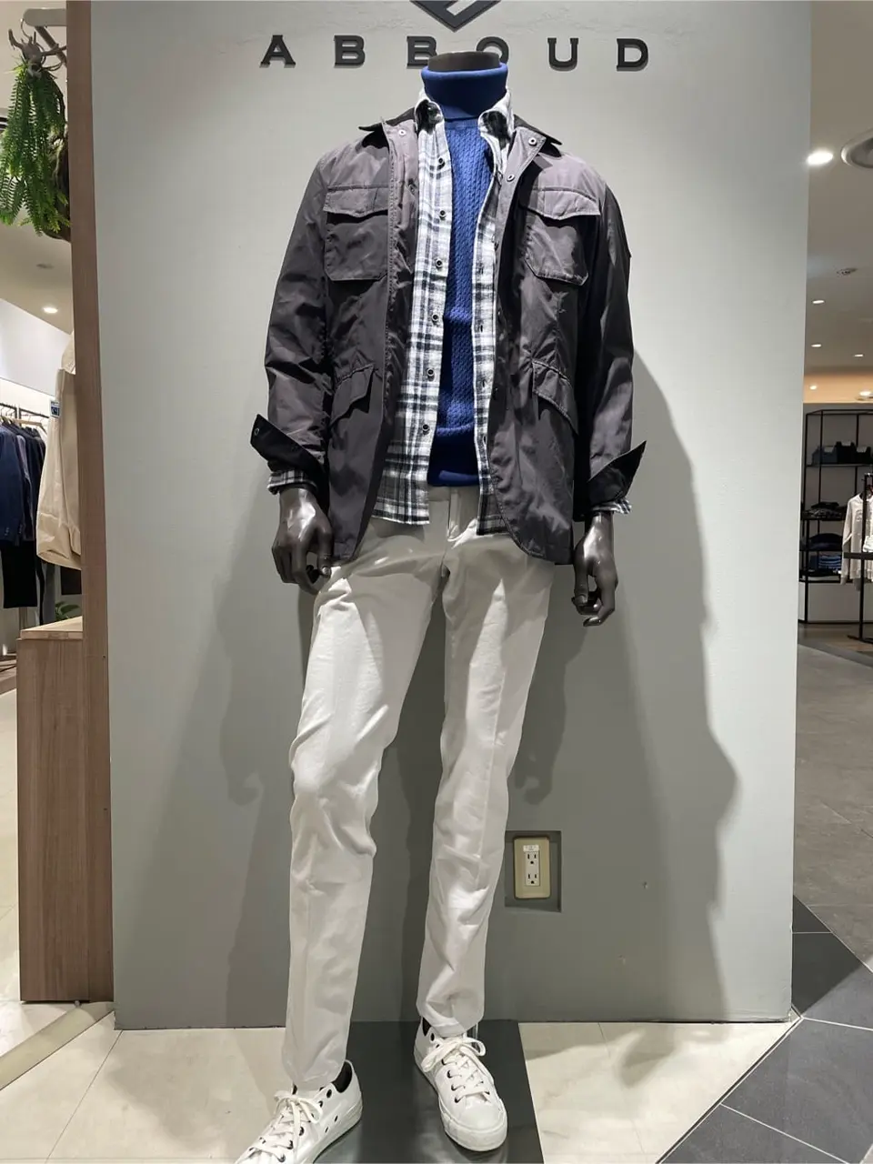 JOSEPH ABBOUD 伊津野 コーディネート画像