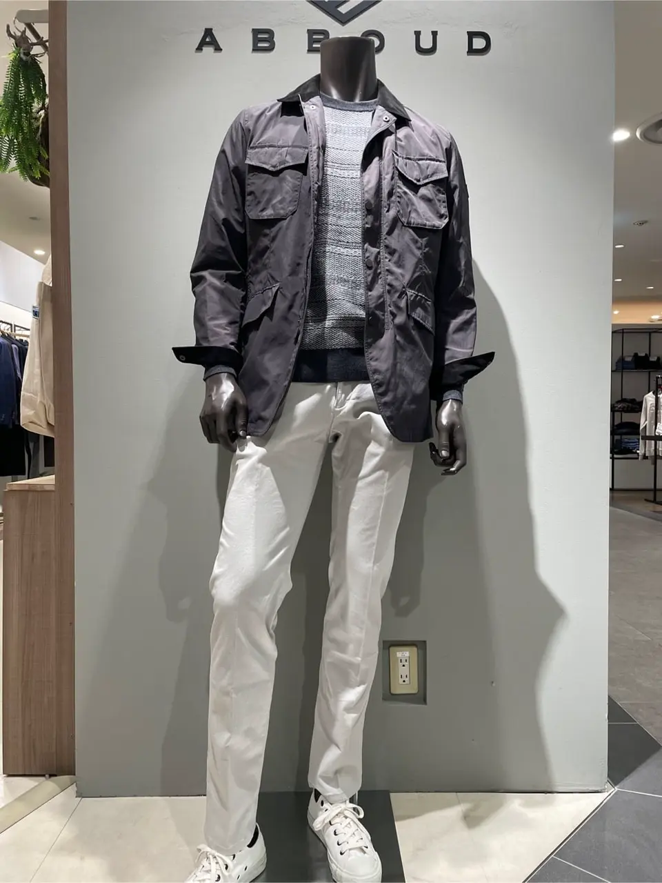 JOSEPH ABBOUD 伊津野 コーディネート画像