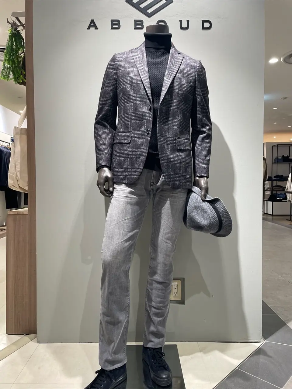 JOSEPH ABBOUD 伊津野 コーディネート画像