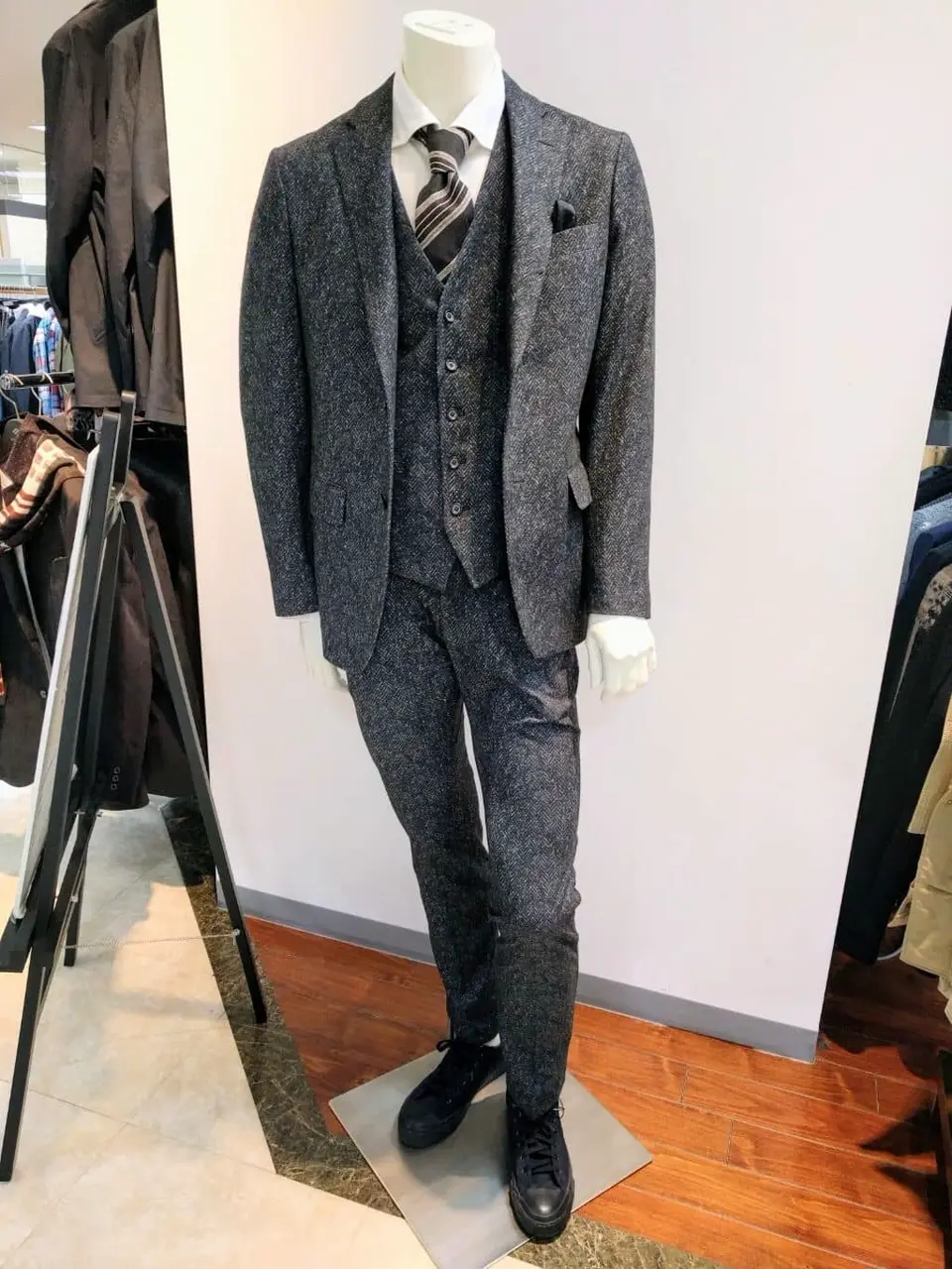 JOSEPH ABBOUD 　伊丹 コーディネート画像