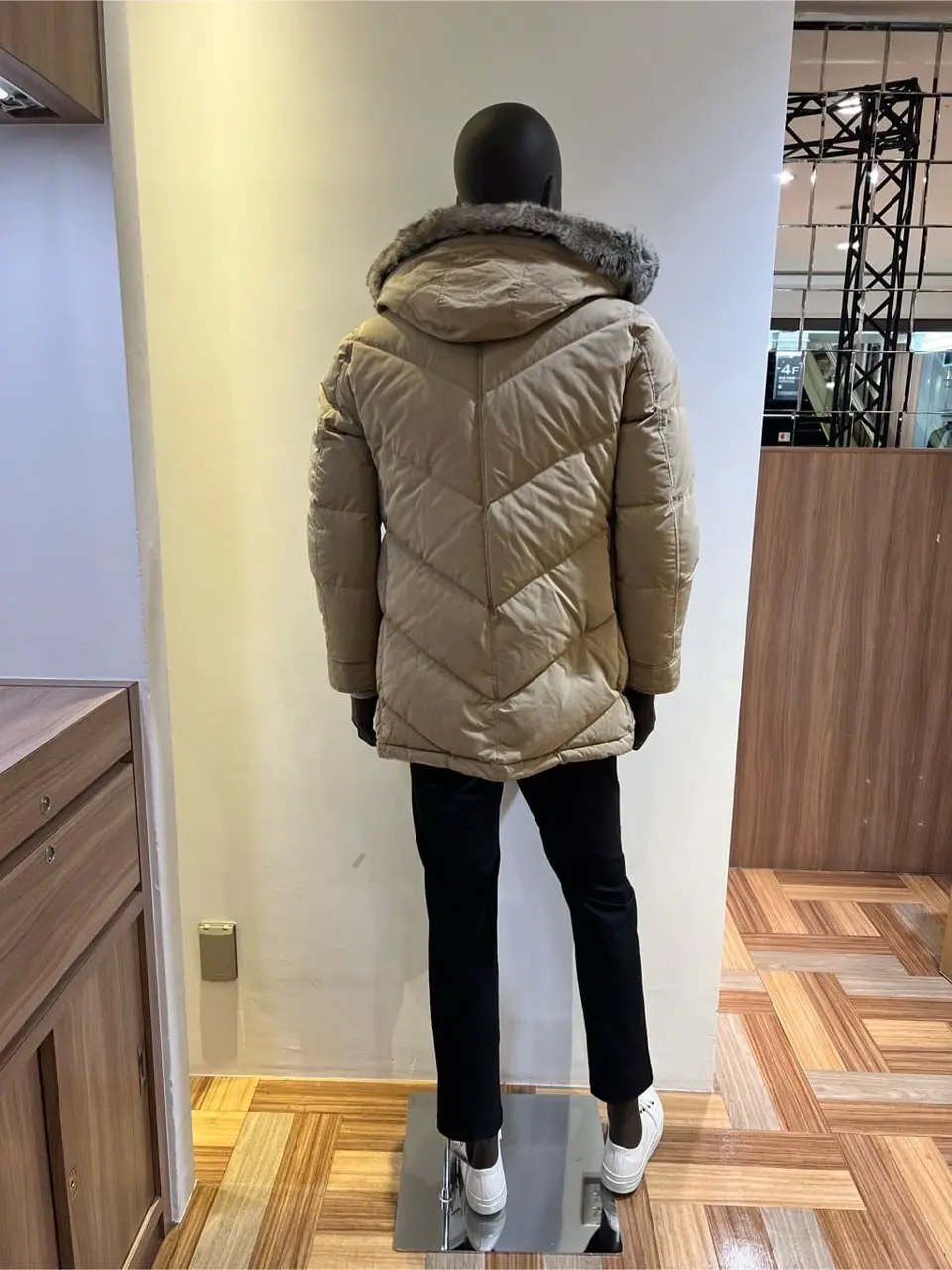 JOSEPH ABBOUD 森部 コーディネート画像