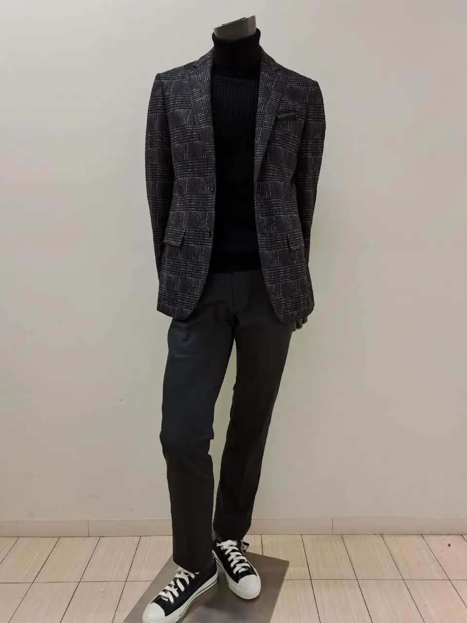 JOSEPH ABBOUD 藤川 コーディネート画像