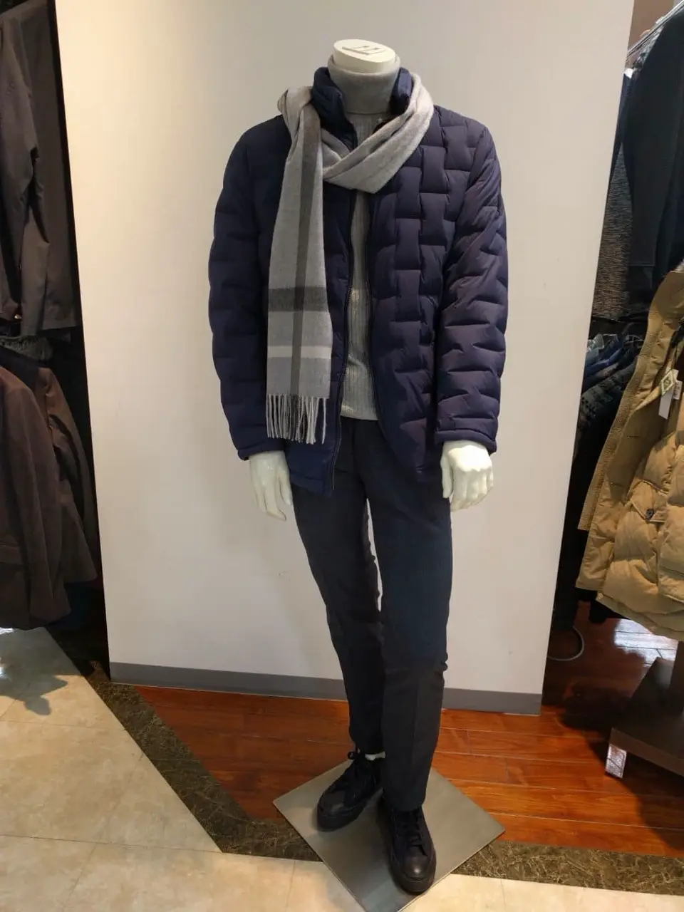 JOSEPH ABBOUD 　伊丹 コーディネート画像