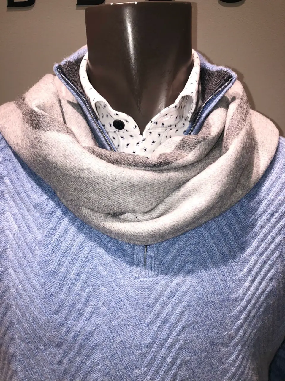 JOSEPH ABBOUD 川田 コーディネート画像