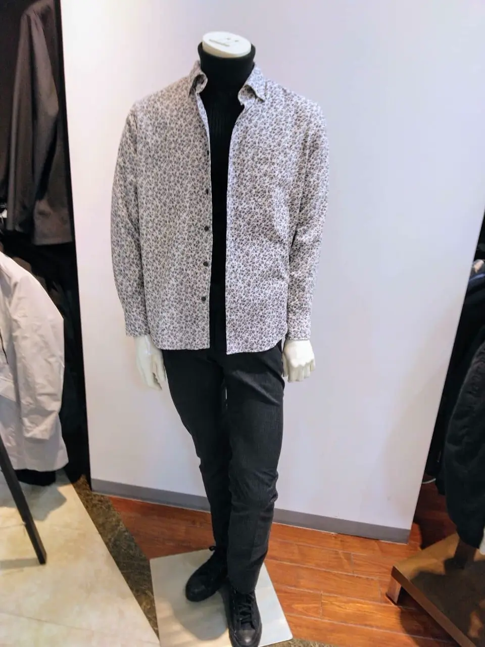 JOSEPH ABBOUD 　伊丹 コーディネート画像