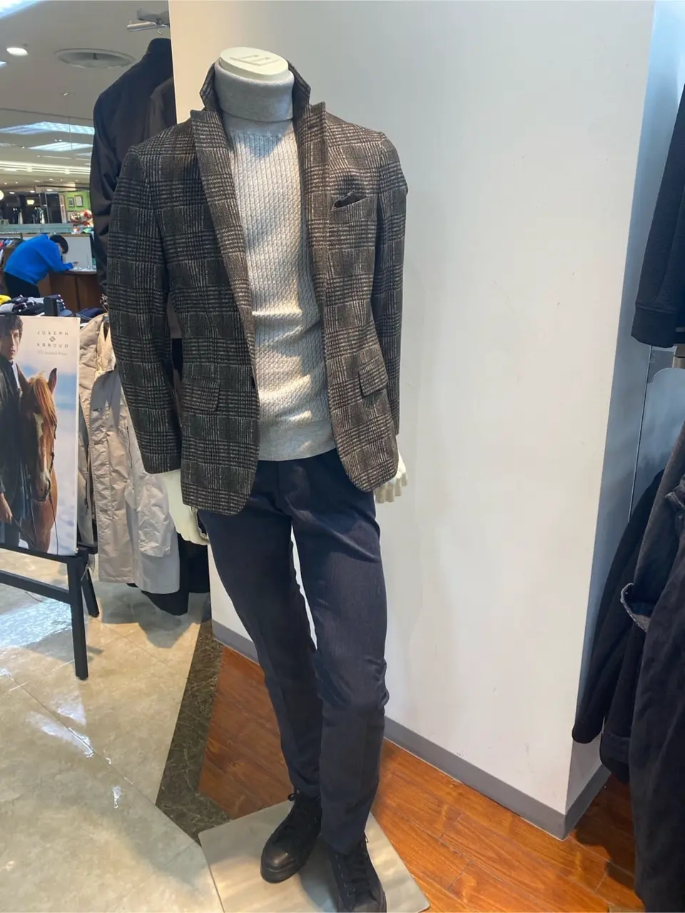 JOSEPH ABBOUD 坪井 コーディネート画像