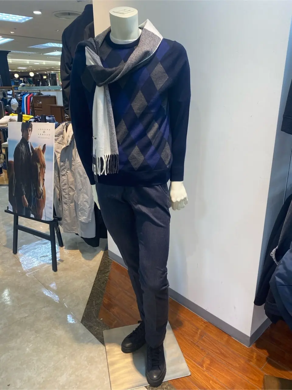 JOSEPH ABBOUD 坪井 コーディネート画像