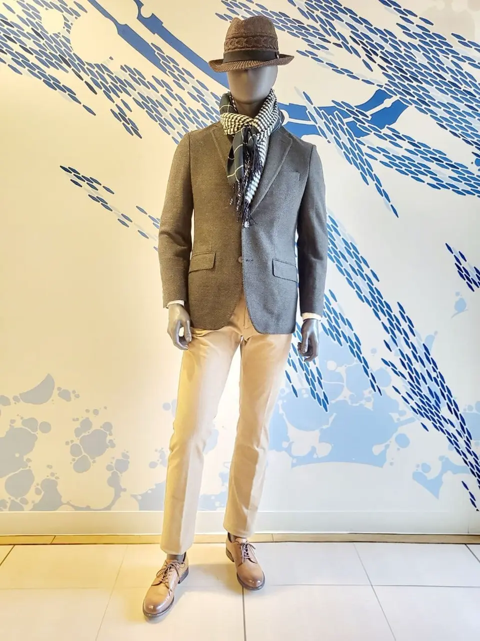 JOSEPH ABBOUD 亀井 コーディネート画像