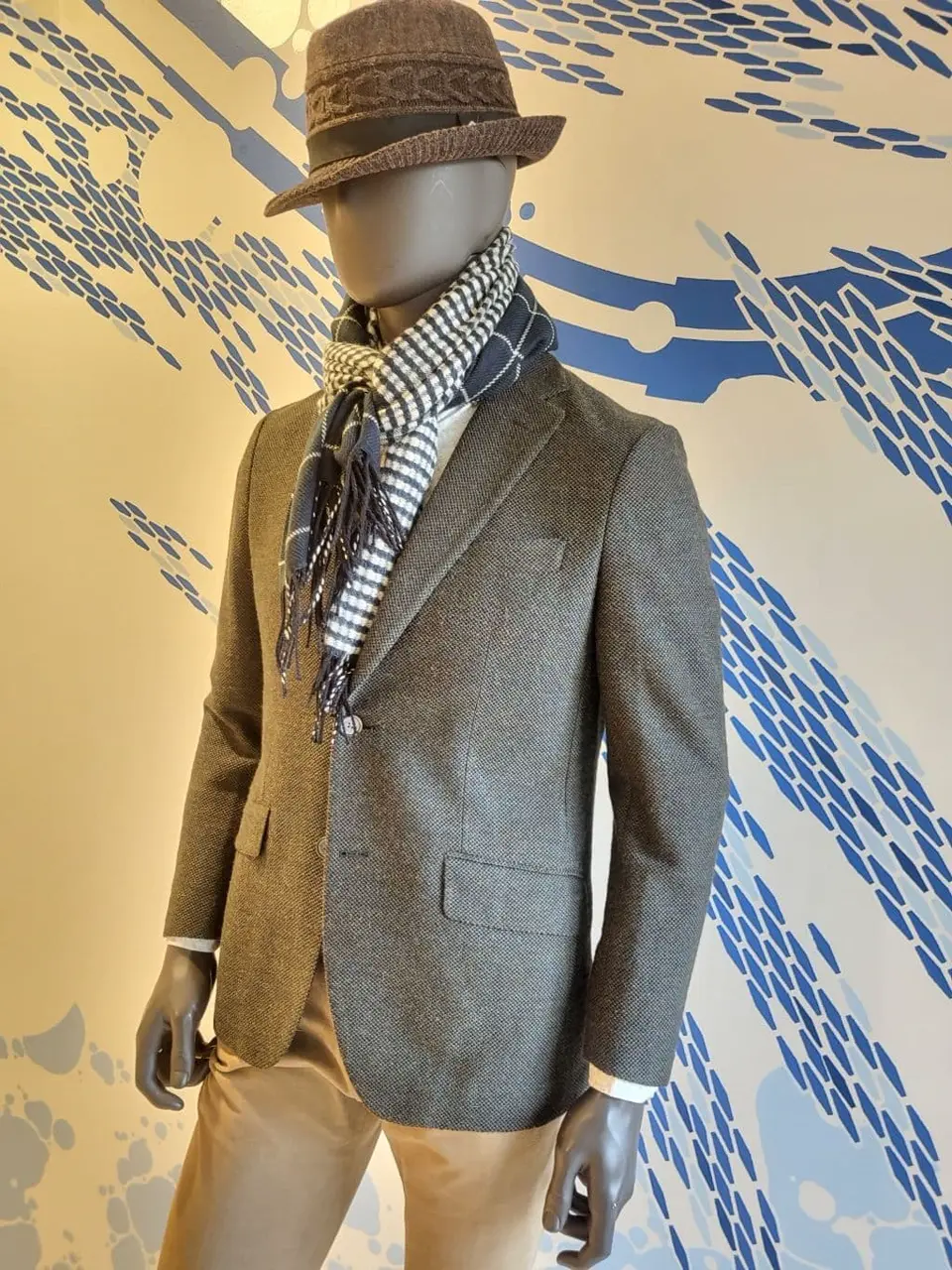 JOSEPH ABBOUD 亀井 コーディネート画像