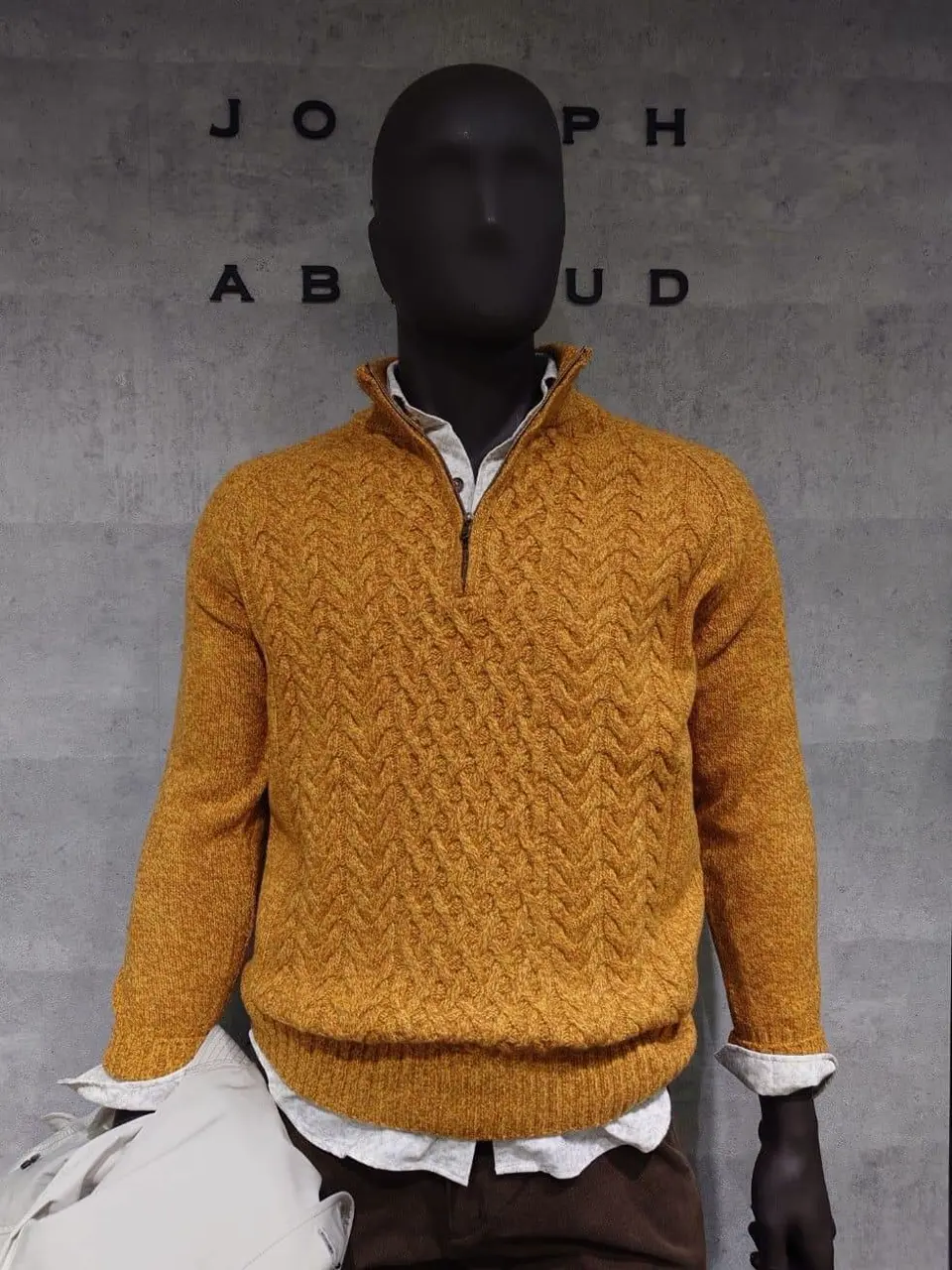 JOSEPH ABBOUD 石川 コーディネート画像