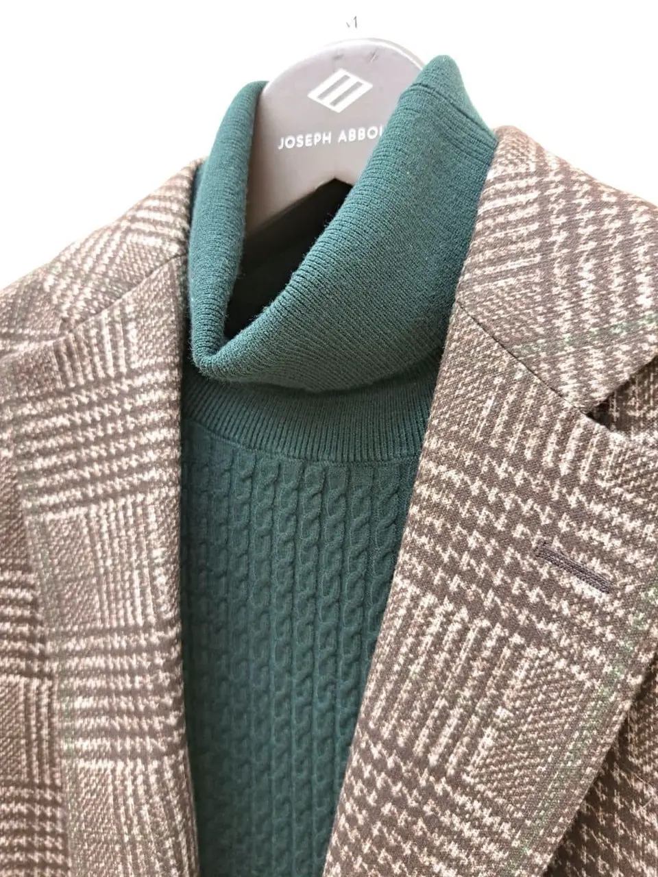 JOSEPH ABBOUD 藤川 コーディネート画像