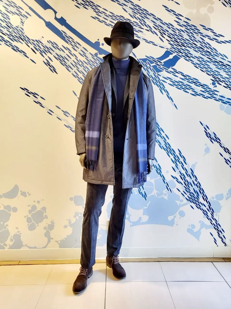 JOSEPH ABBOUD 亀井 コーディネート画像