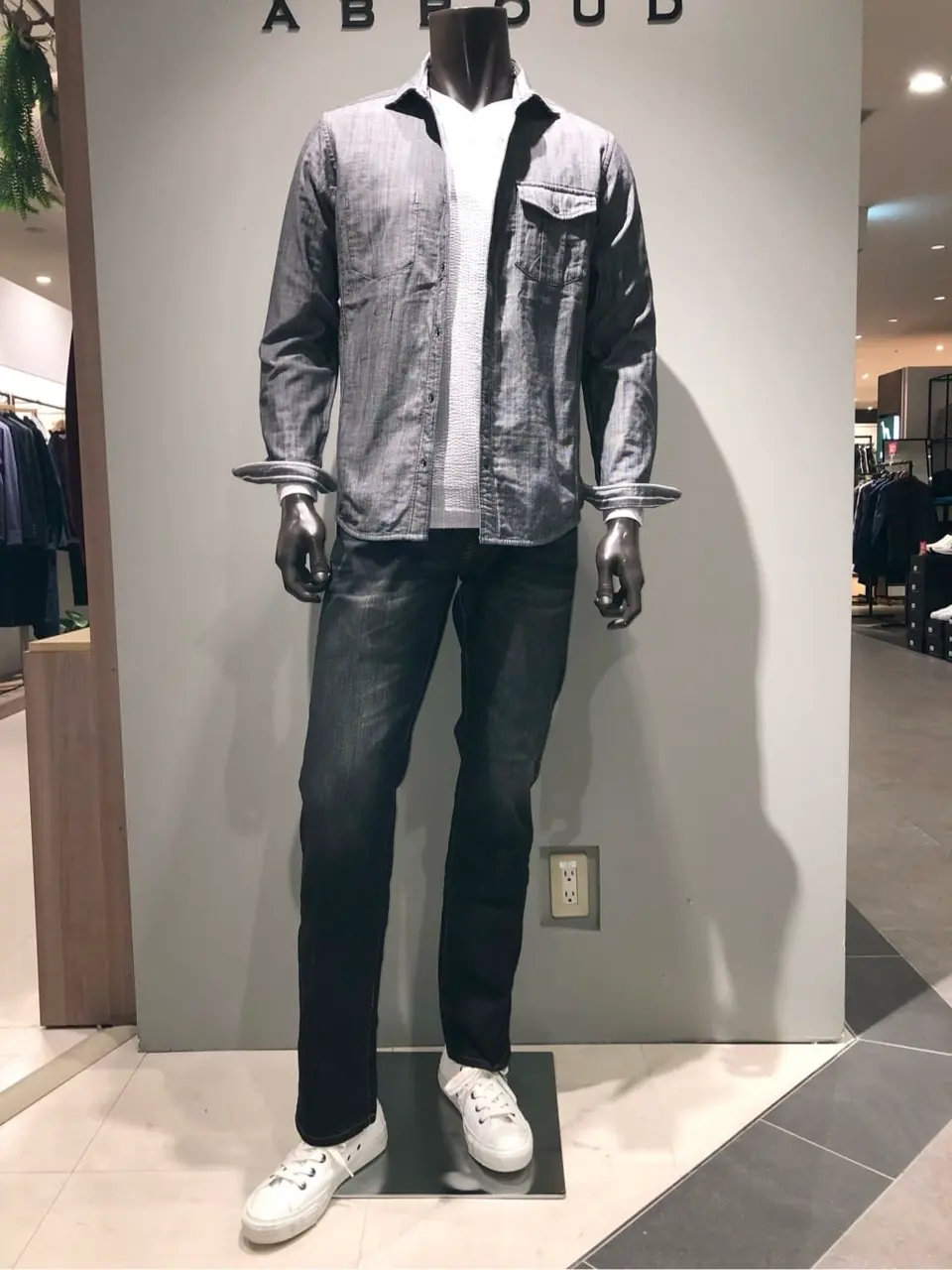 JOSEPH ABBOUD 川田 コーディネート画像