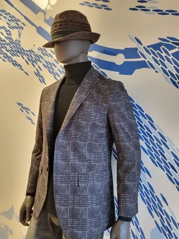 JOSEPH ABBOUD 亀井 コーディネート画像