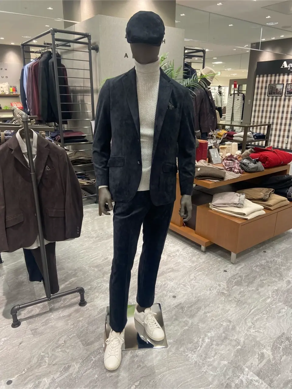 JOSEPH ABBOUD たかい　かおり コーディネート画像