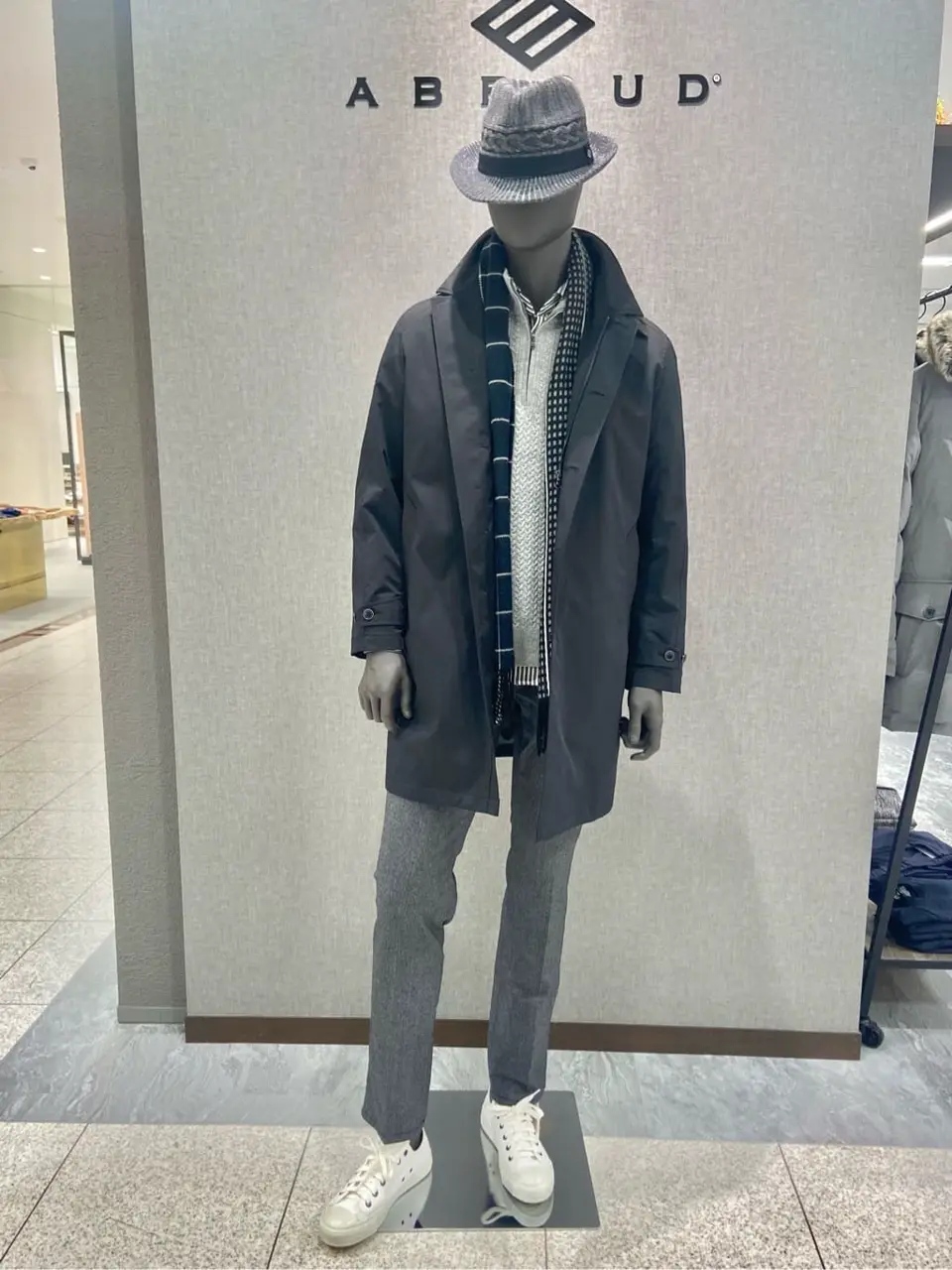 JOSEPH ABBOUD たかい　かおり コーディネート画像