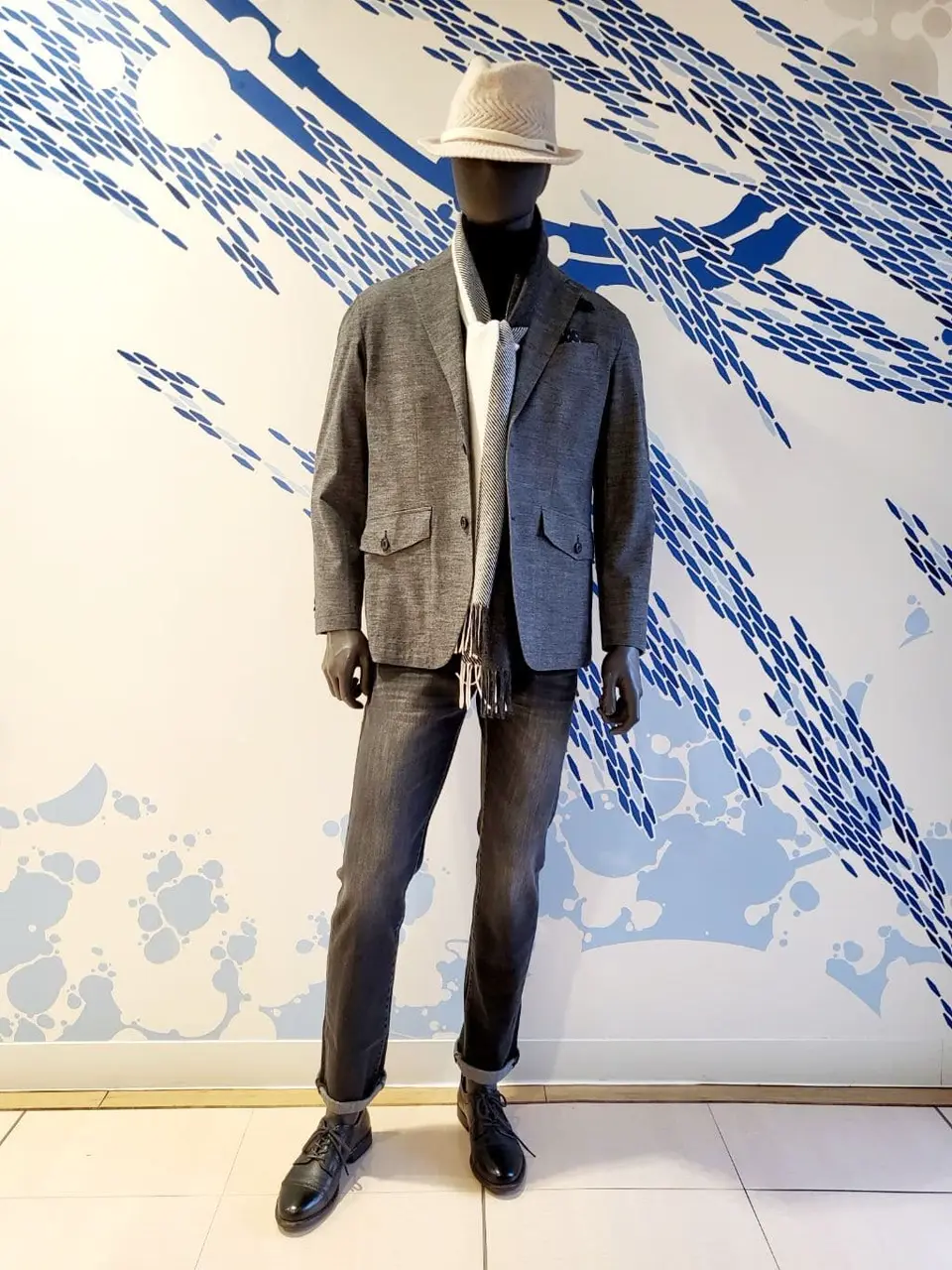 JOSEPH ABBOUD 亀井 コーディネート画像