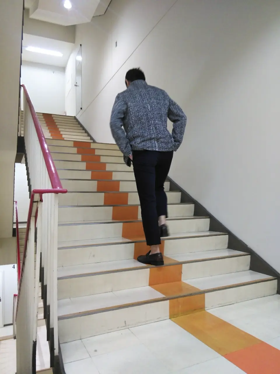 JOSEPH ABBOUD 森部 コーディネート画像