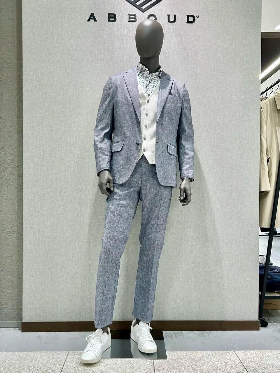 JOSEPH ABBOUD 上田 コーディネート画像