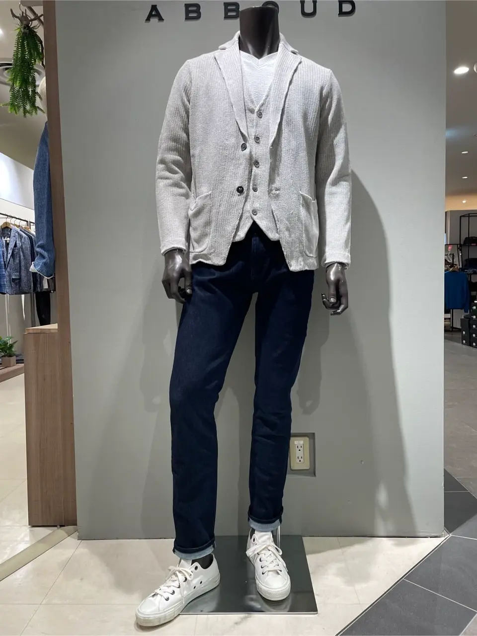 JOSEPH ABBOUD 伊津野 コーディネート画像