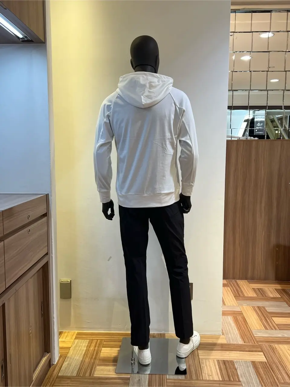 JOSEPH ABBOUD 森部 コーディネート画像